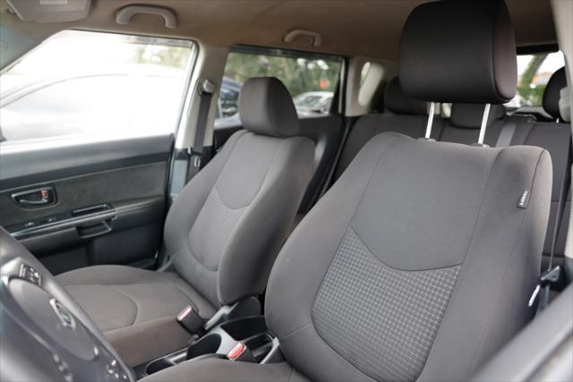 2012 kia soul base