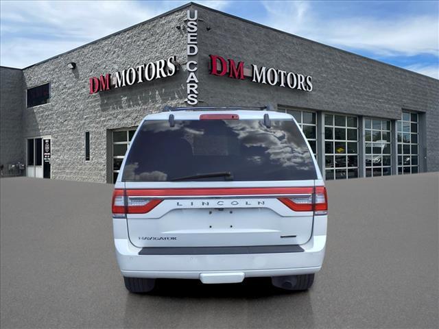 2015 lincoln navigator base