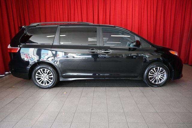 2019 toyota sienna xle