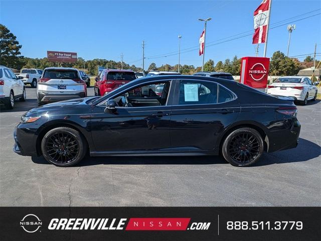 2023 toyota camry se nightshade
