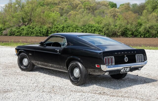 mustang r