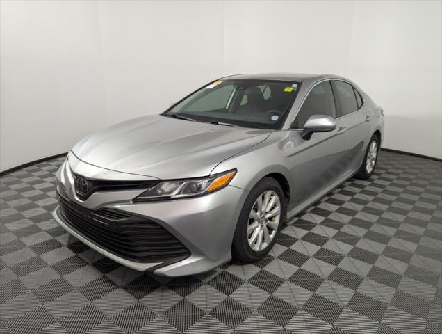 2019 toyota camry le