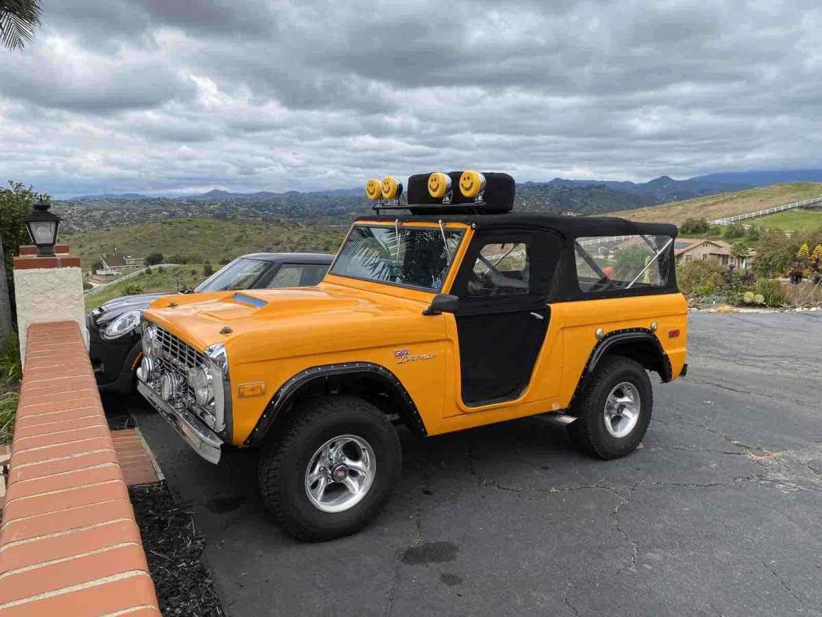 1973 ford bronco orange 4wd automatic sport
