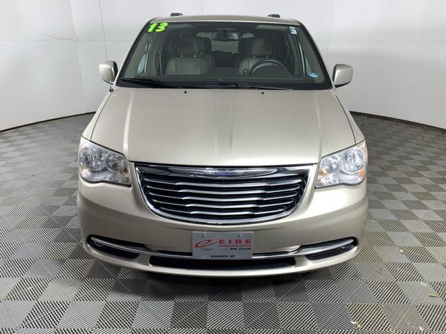2013 chrysler town & country touring