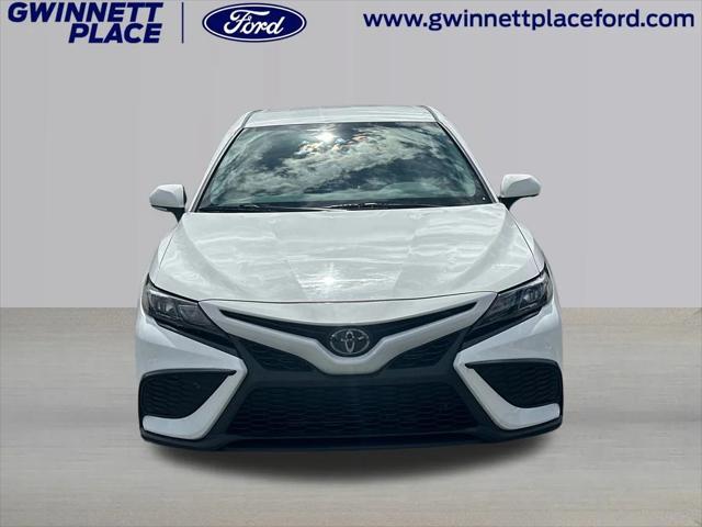 2022 toyota camry se
