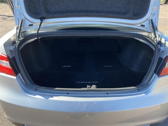 2012 chrysler 200 limited