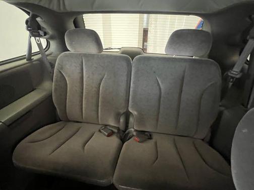 2001 chrysler town & country in saint louis, missouri