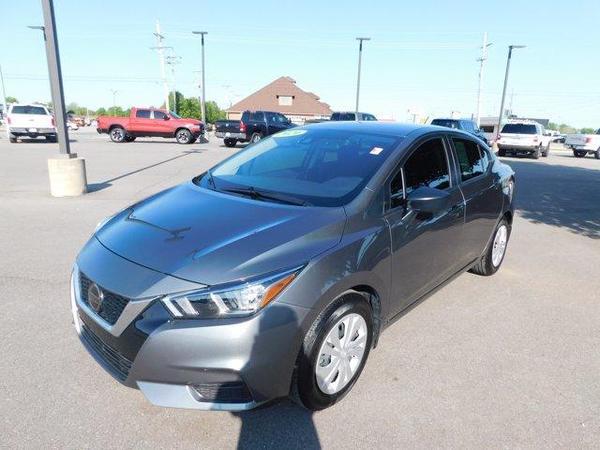 2020 nissan versa in hutchinson, kansas
