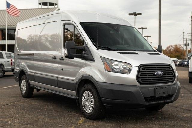 2018 ford transit-250 148 wb medium roof cargo