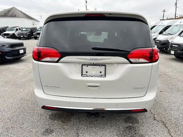 2017 chrysler pacifica limited