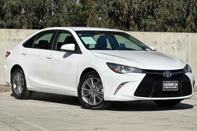 2017 toyota camry se