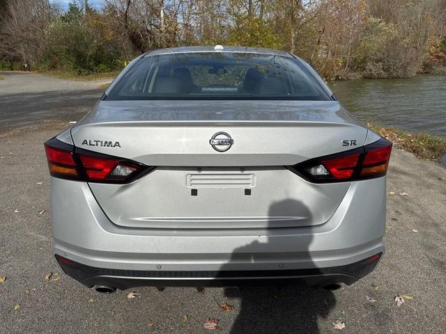 2022 nissan altima 2.5 sr