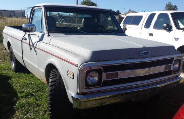 1969 chevy c10 1/2 ton - collectors item - 8 cyl- long bed