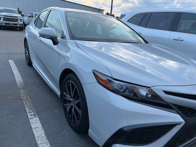 2024 toyota camry hybrid se