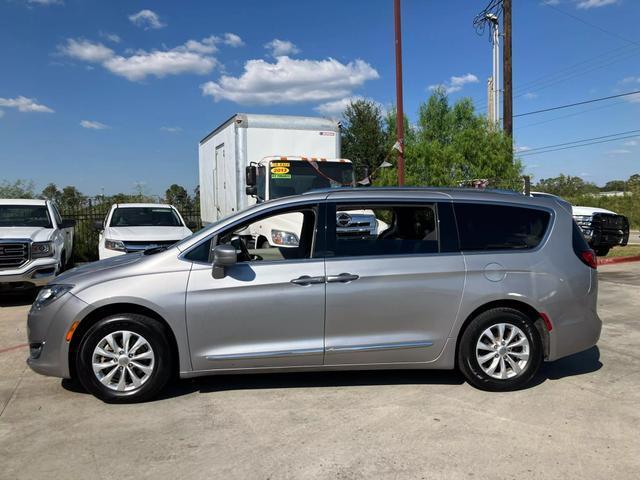 2018 chrysler pacifica touring-l