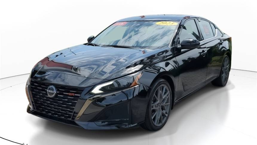 2023 nissan altima 2.0 sr