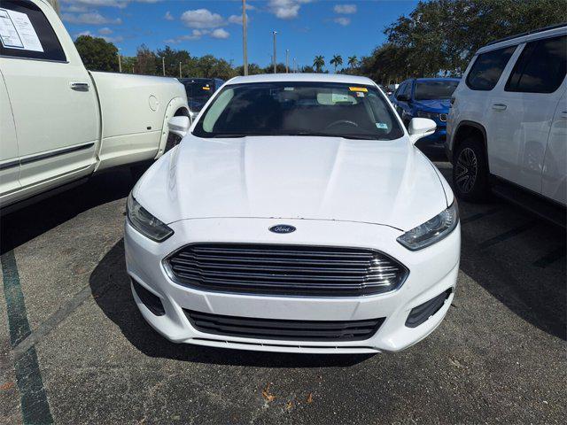 2016 ford fusion se