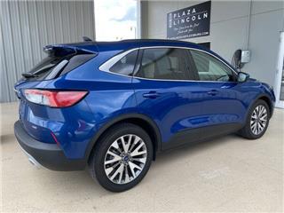 2022 Ford Escape titanium