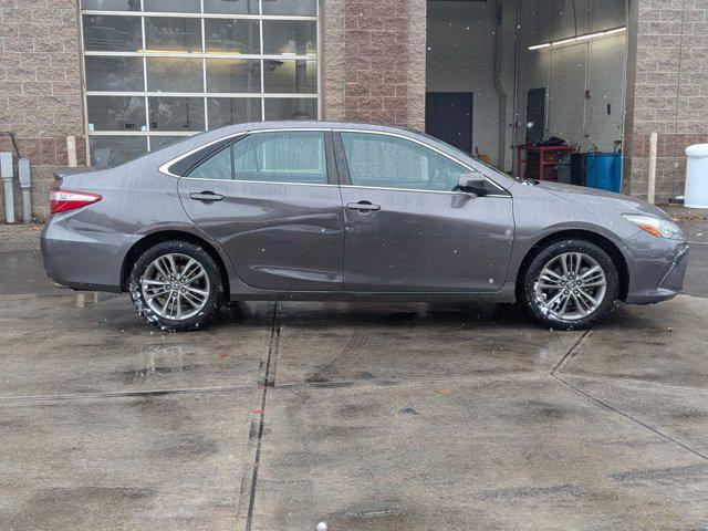 2016 toyota camry se