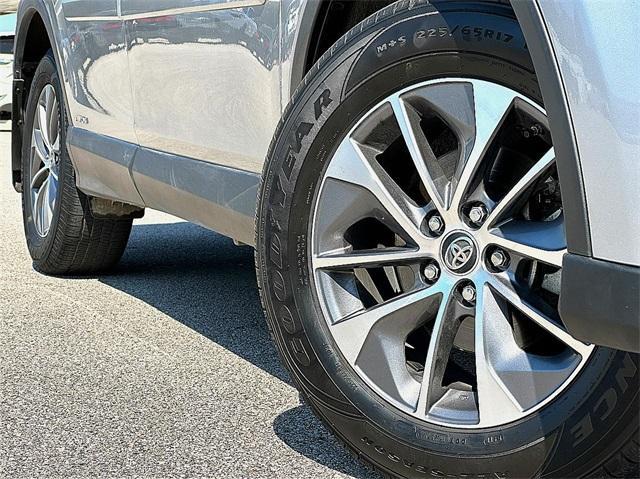 2018 toyota rav4 hybrid xle