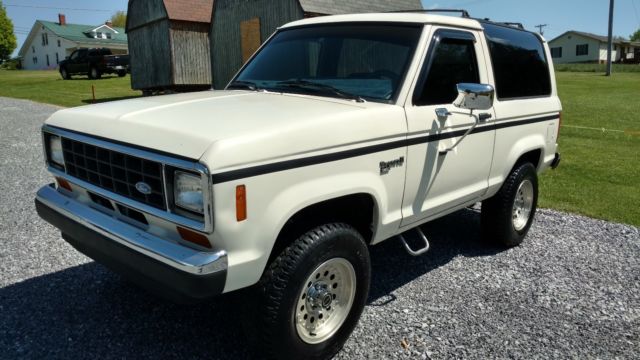 1988 ford bronco ii xl ,2.9 v6 ,5-speed ,many new parts ,no rust/bondo or repair