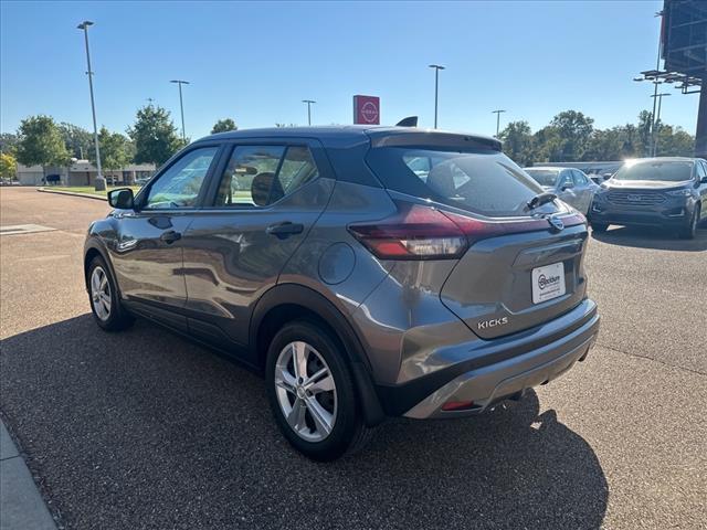 2021 nissan kicks s