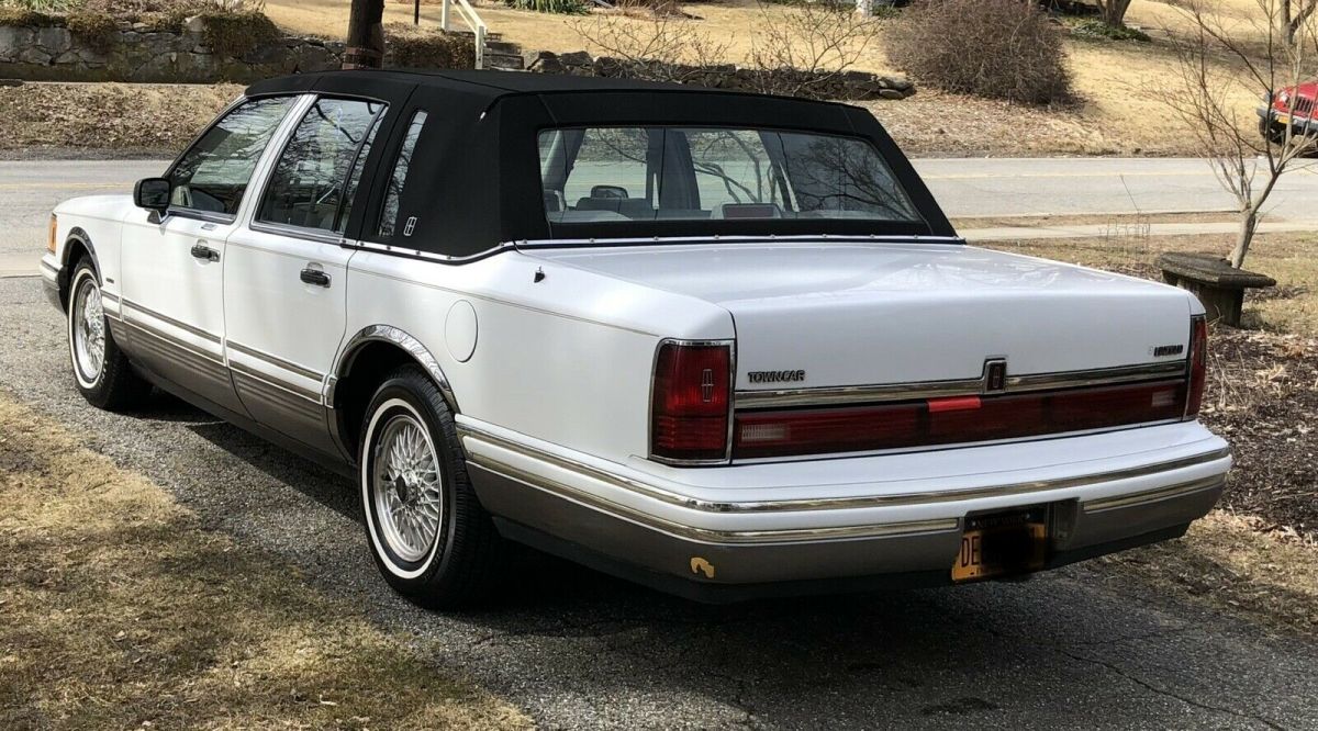 1991 lincoln town car sedan white rwd automatic signature
