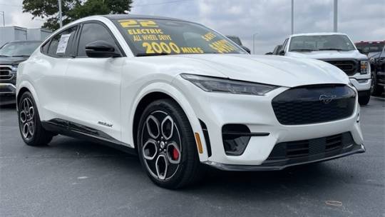 2022 ford mustang mach-e gt