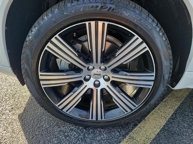 2022 volvo xc90 t6 inscription 6 passenger