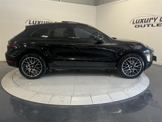 2017 porsche macan base