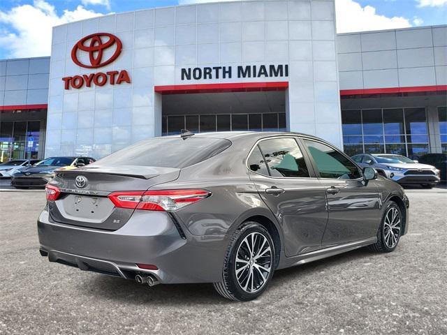2020 toyota camry se