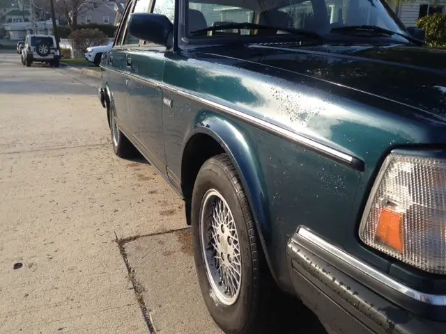 1993 volvo 240 sedan 4-door 2.3l classic 1308/1600