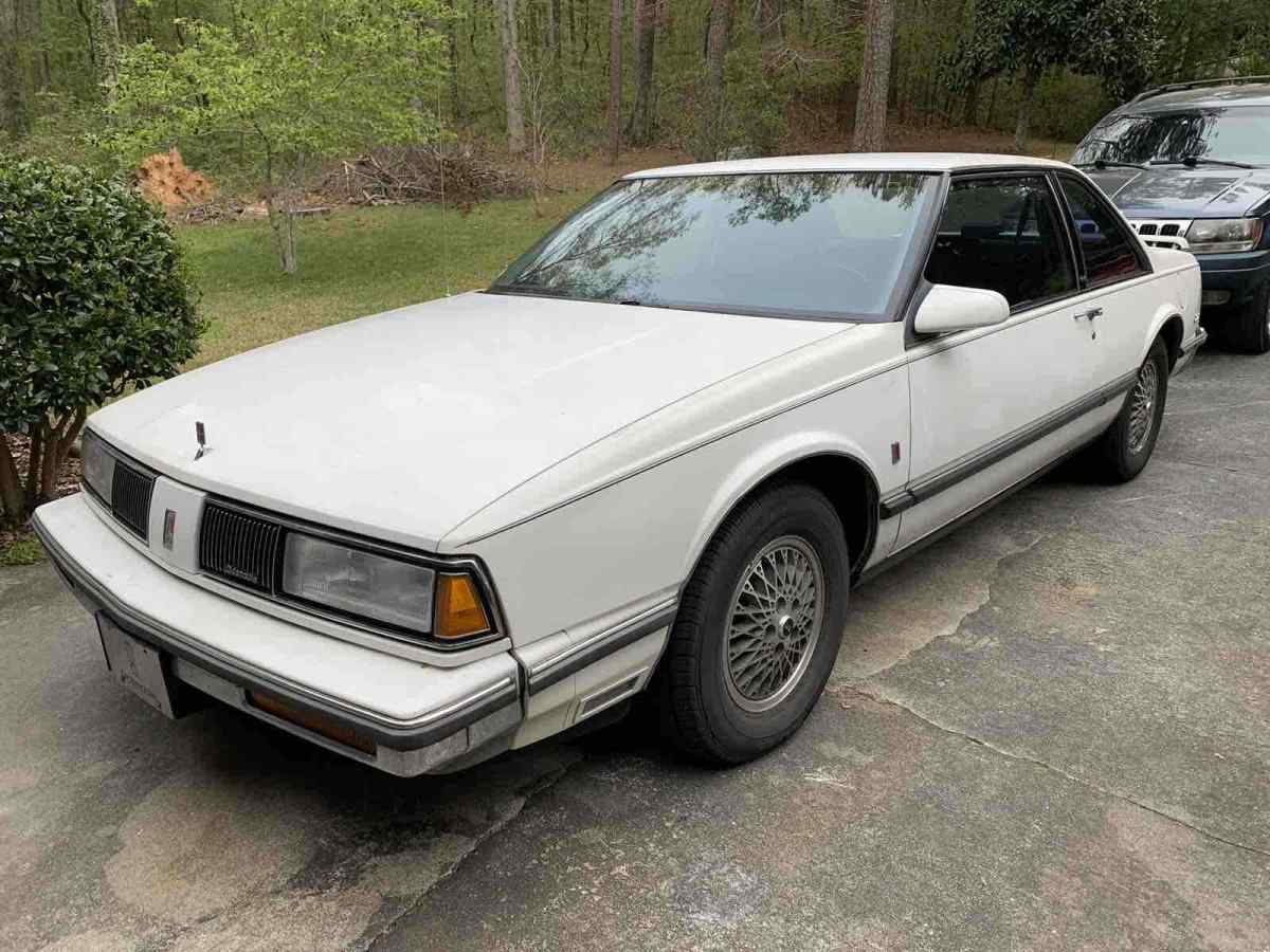 1988 oldsmobile delta 88 coupe white fwd automatic royale