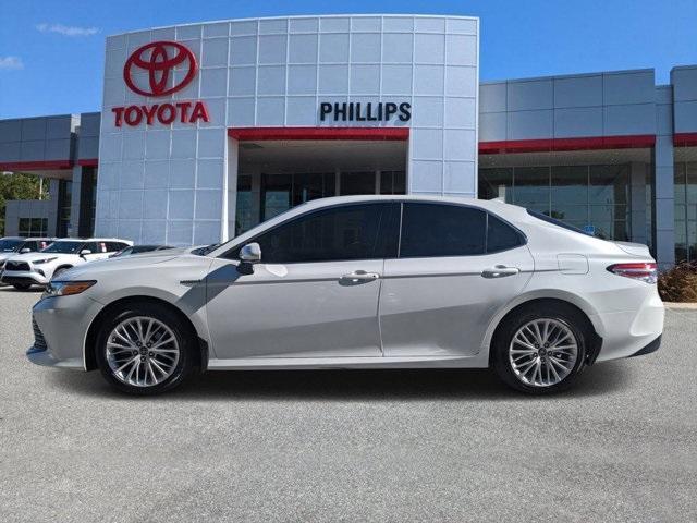 2020 toyota camry hybrid xle