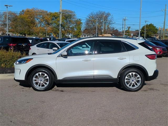 2021 ford escape se
