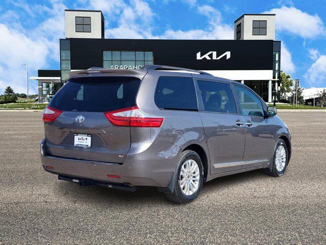 2017 toyota sienna xle