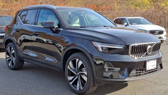 2025 Volvo XC40
