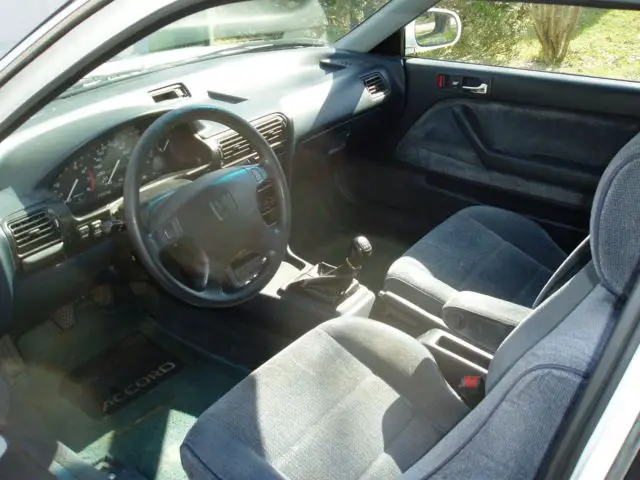 1993 honda accord ex coupe white