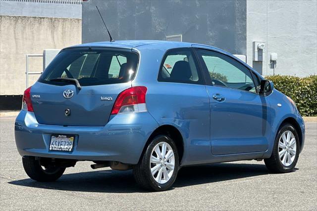 2011 toyota yaris base