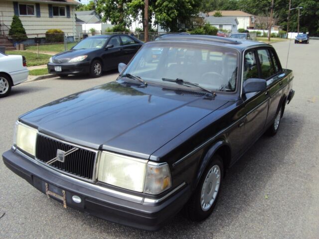 1991 volvo 240 l@@k loaded and sunroof