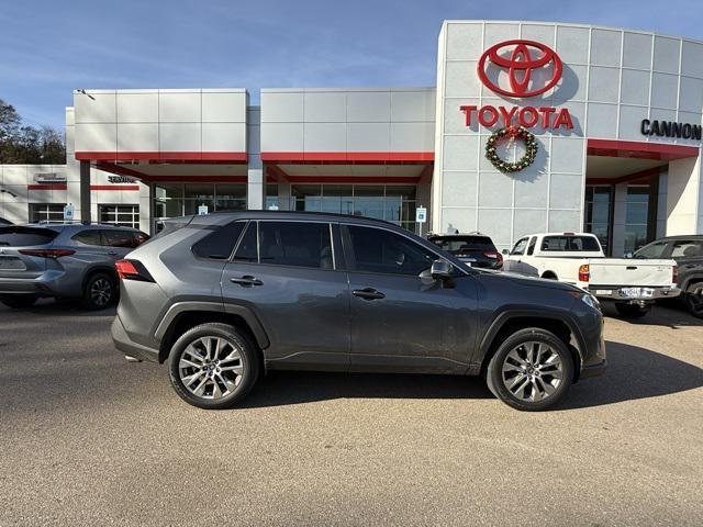 2021 toyota rav4 xle premium