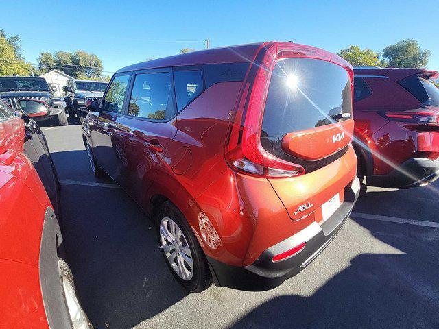 2022 kia soul lx