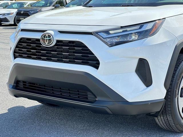 2023 toyota rav4 le