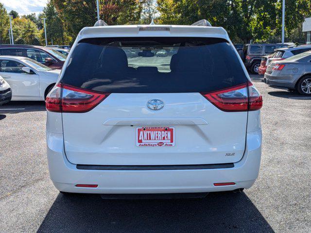 2020 toyota sienna xle