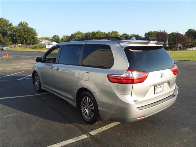 2020 toyota sienna xle