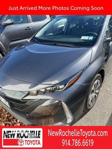 2022 toyota prius prime le