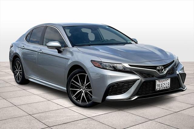 2024 toyota camry se