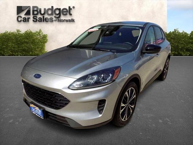 2022 ford escape se