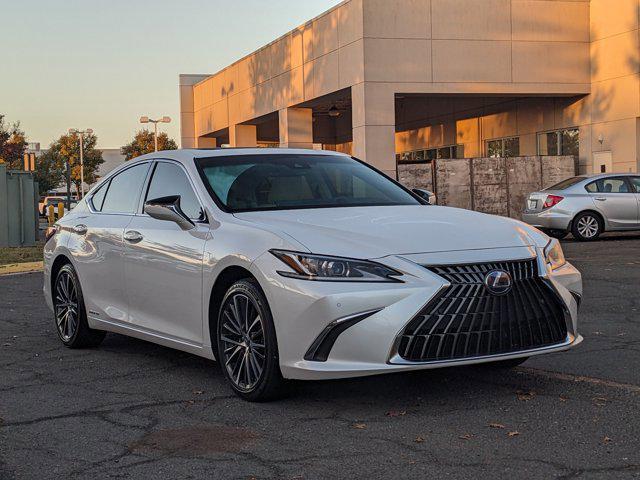 2022 lexus es 300h base