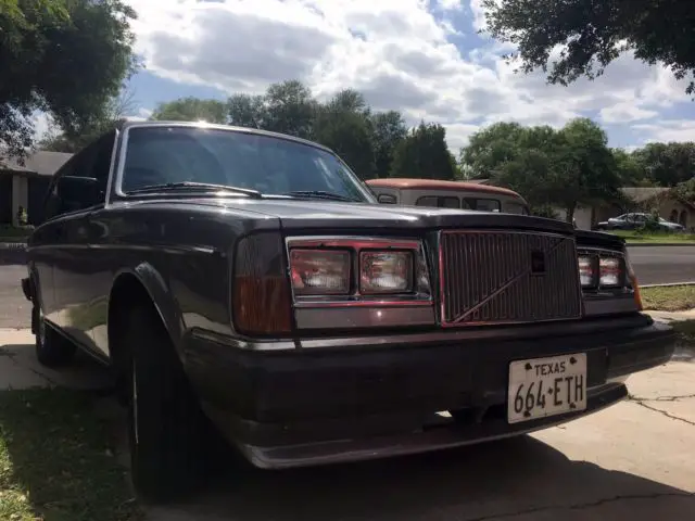 1985 volvo 240 new paint